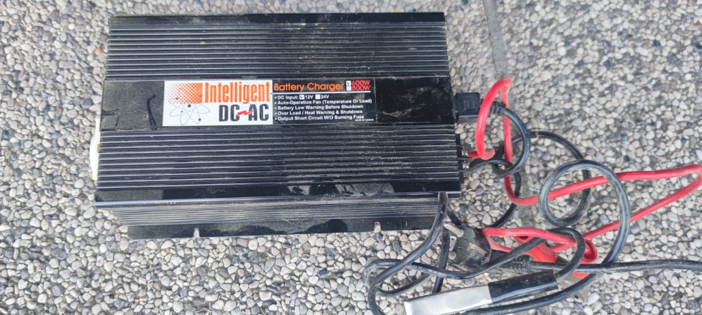 Ładowarka do akumulatorów Intelligent DC-AC
